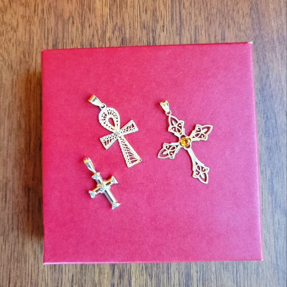 Set of 3 cross pendants